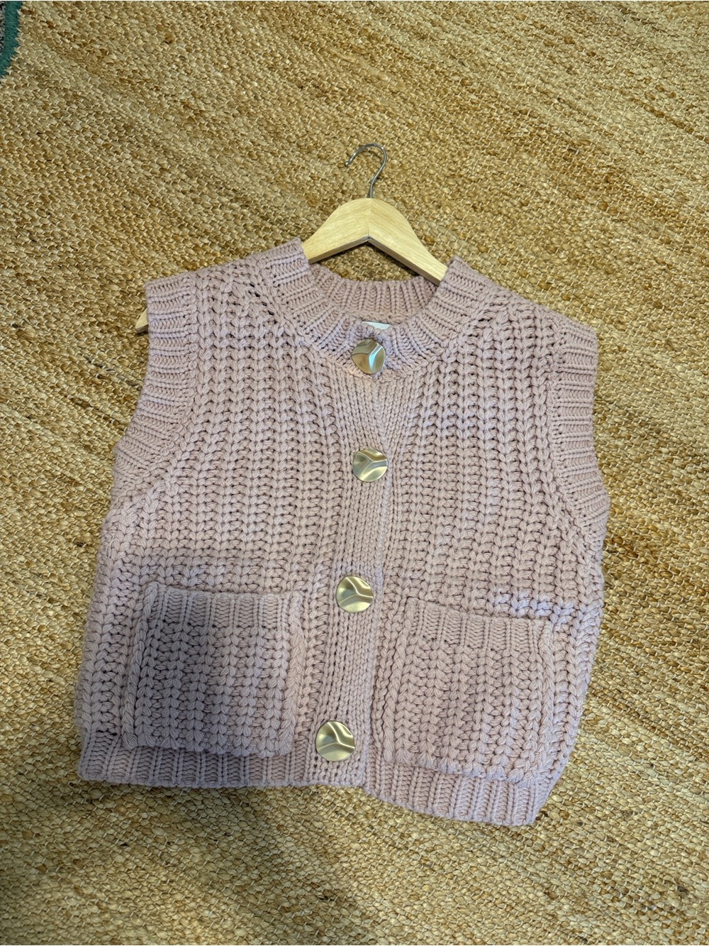 Sleeveless Knit Button-Front Vest in Light Pink